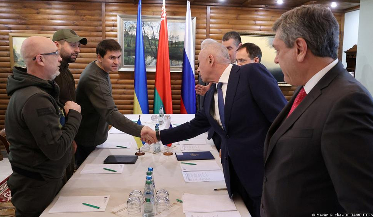 Russia and Ukraine Agree to Establish Humanitarian Corridors